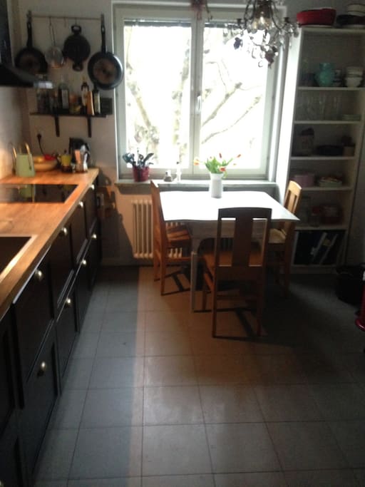 Kitchen with table for 3-4 persons.