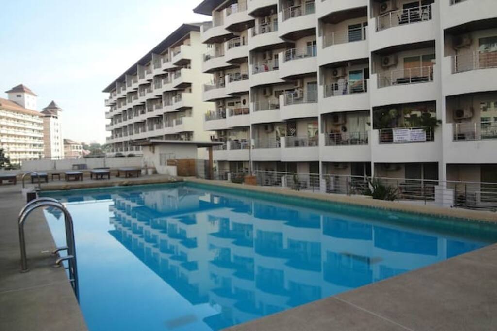 swimmingpool