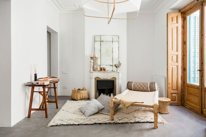 Charming Rustic-Chic Apartment Close to Historic Sites