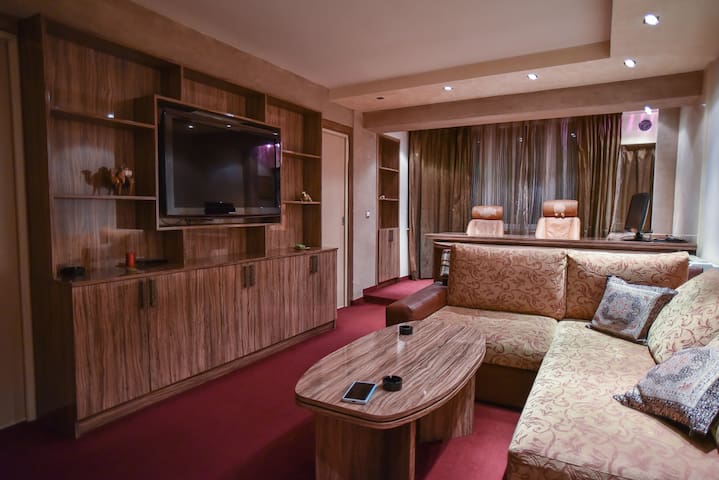 Charming luxury apt NDK, South Park