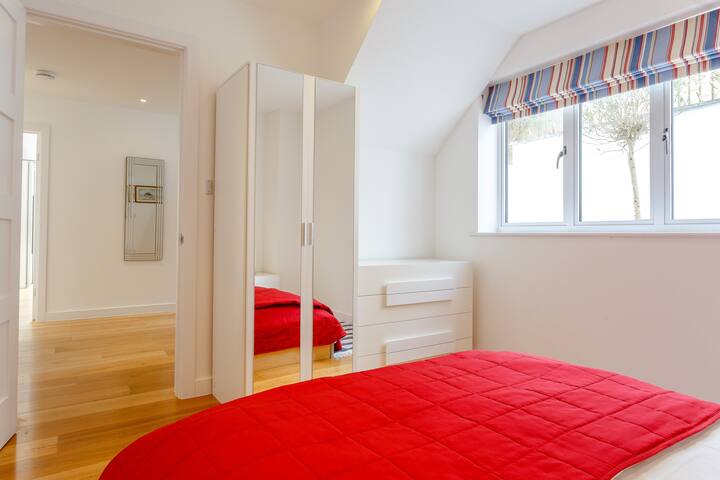 King size bed