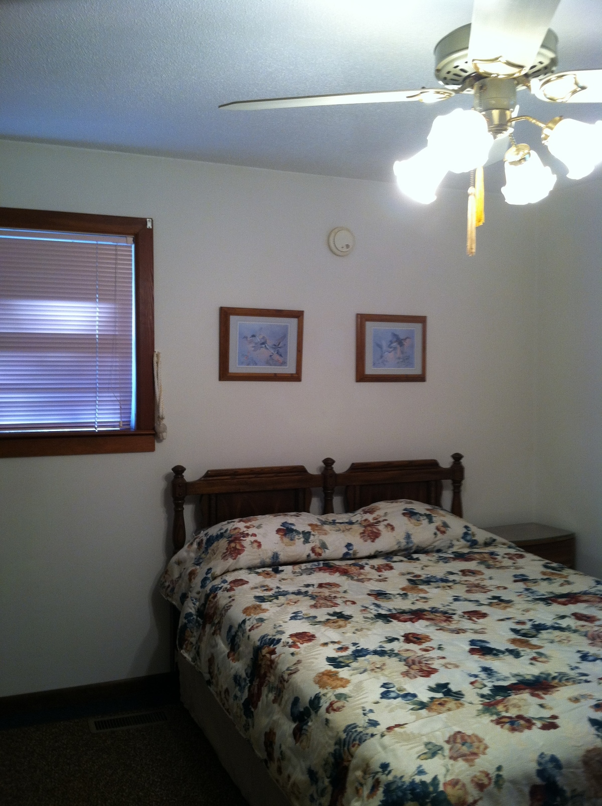 ห้องนอนใหญ่พร้อมห้องน้ำในตัว