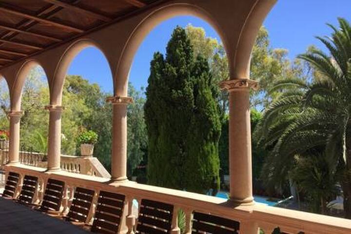 Villa en centro Palma con jardin y piscina gallery image 3