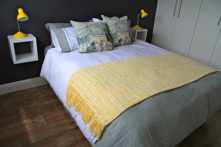 Dhomë gjumi me krevat dopio "queen"