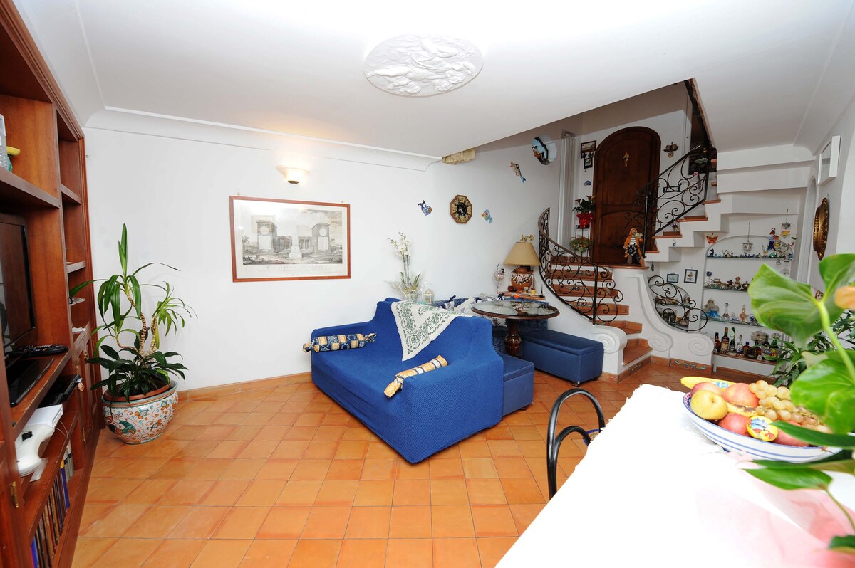 Successful Airbnb property: Casa Perla   Positano  Amalfi Coast. in Positano