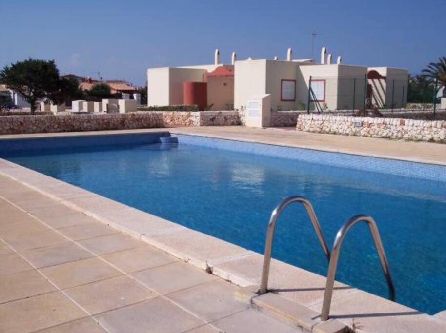 Piscina comunitaria grande