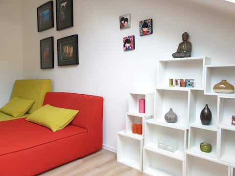 Beliebte Airbnb-Anzeige: New & stylish in the heart of city in Düsseldorf