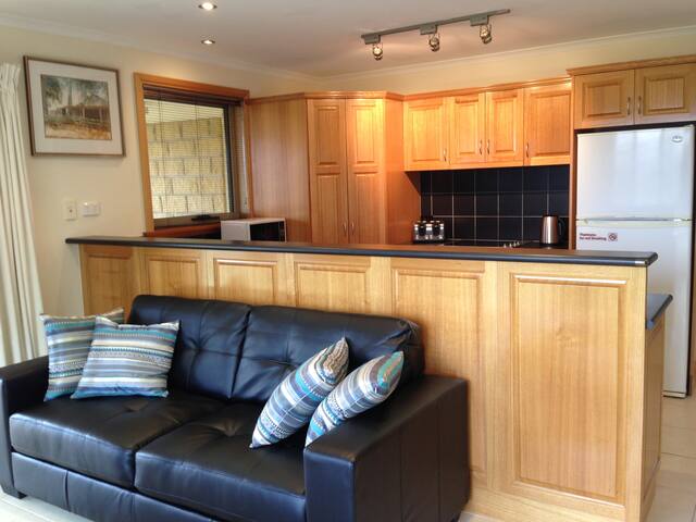 The Villa on Pine Tree Avenue gallery image 4