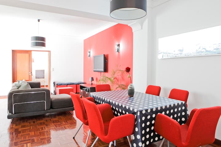 Spacious Flat with a view over Tagus river