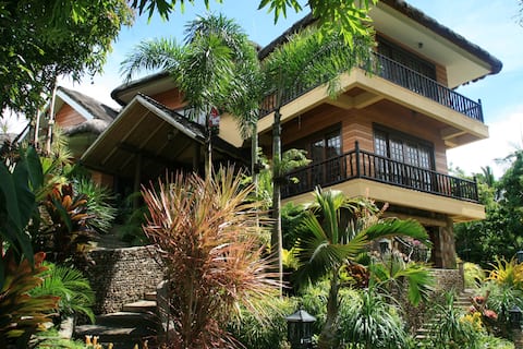 Spacious 4 bedroom house big garden