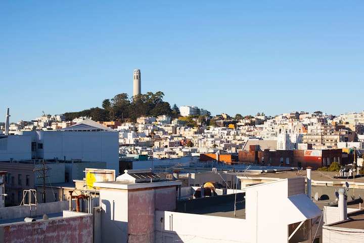 Beautiful Nob Hill Apartment with Perfect Location