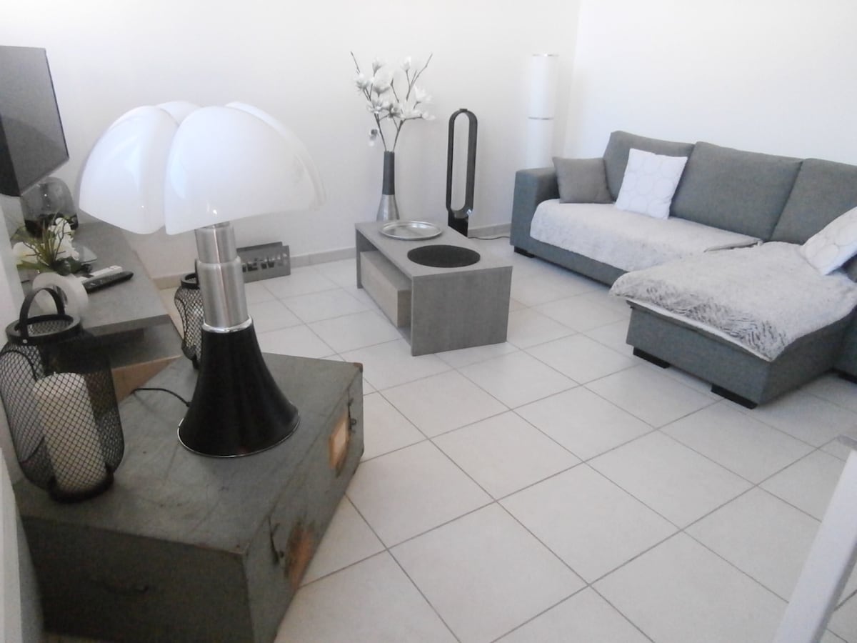 Dyson ventilator i SVJETILJKA Pipistrello led teleskopske svjetiljke za noge 