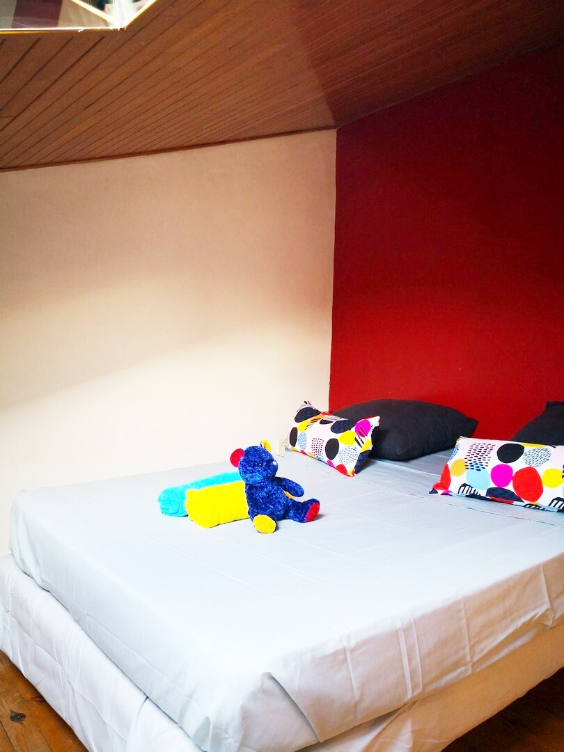 غرفتا نوم في الميزانين 