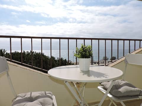 Fully renovated apartment with stunning views to