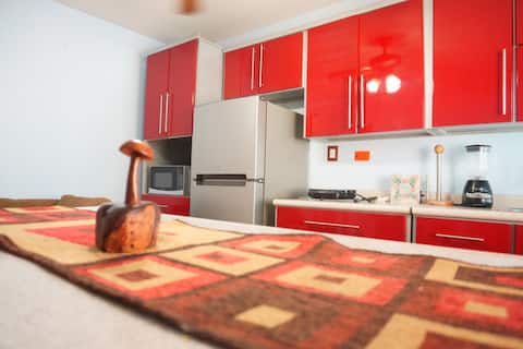 Anuncio de Airbnb popular: Hermosillo: Cozy & Central Apt with Parking en Sonora