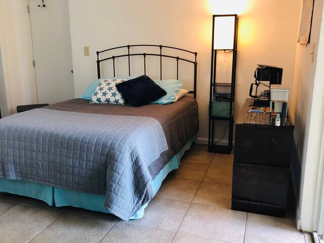 Private Unit- Near downtown, FLL, port & beach
