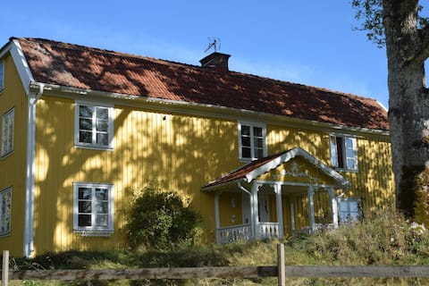 Backa Loge - holiday paradise by Lake Fegen