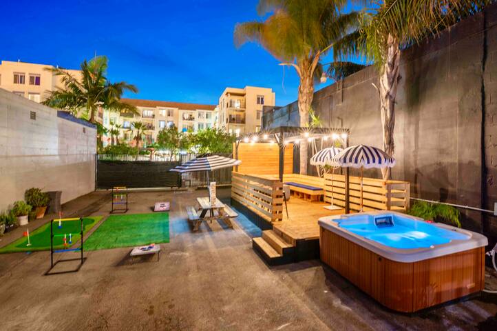 Modern Petco Park Gated Duplex with Hot Tub+Deck gallery image 3