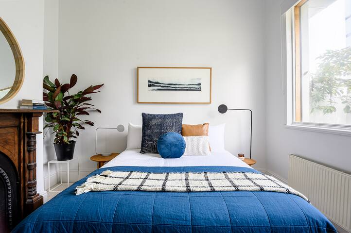 Unique Terrace In Central Melbourne Neighbourhood gallery image 3