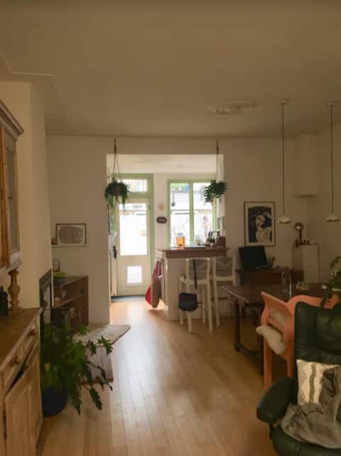 Spacious room in lovely house by Central Station