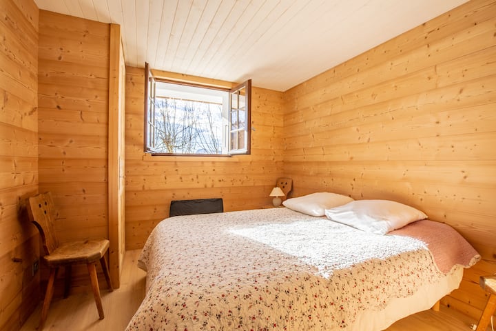 Schlafzimmer 1