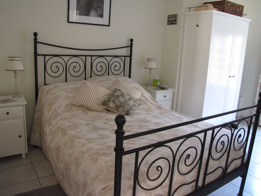 Spacious double bedroom