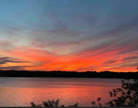 Sunset River Shack  -amazing waterfront view