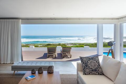Beachfront Villa Die Duyker