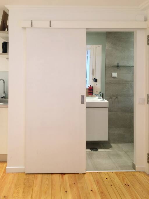 Door toilet