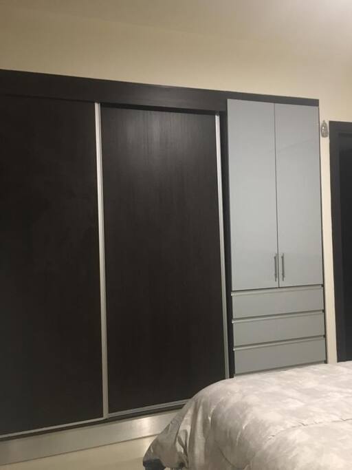Espacio disponible en el closet