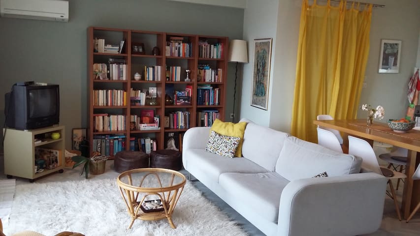 Lovely sunny flat near the sea