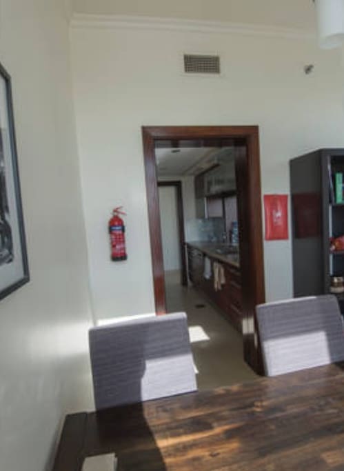 Dining area towards the kitchen