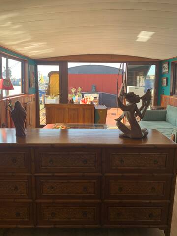 Confortable Péniche de 200 M² parking gratuit gallery image 4