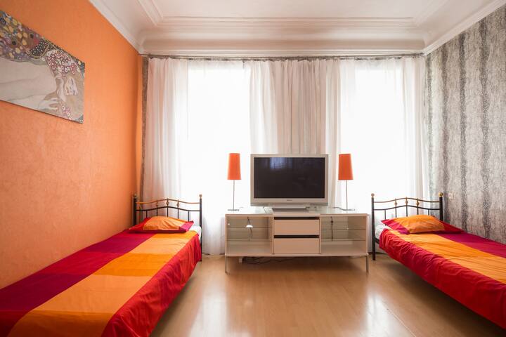 77 amazing small studio apartment decor ideas (62) Studio apts in 2019 Studio ap