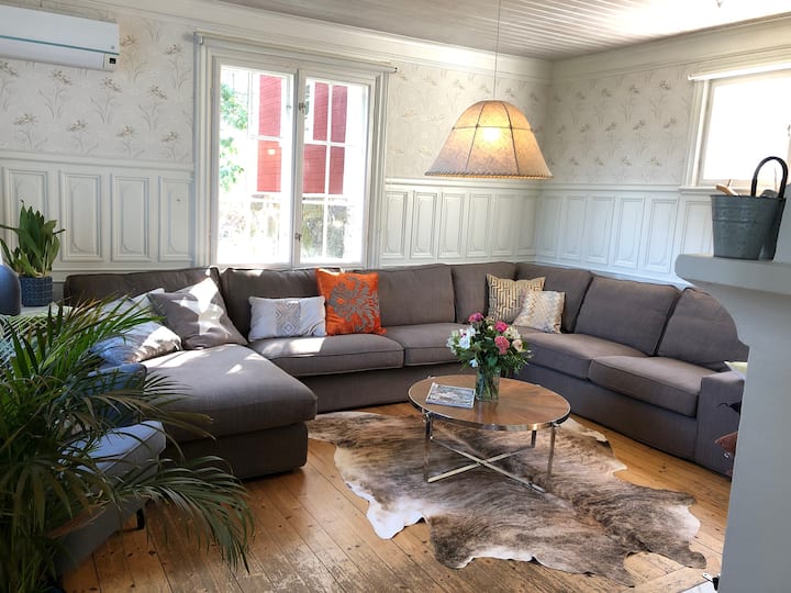 Romantic Swedish House By The Lake + Studio - Kungsängen