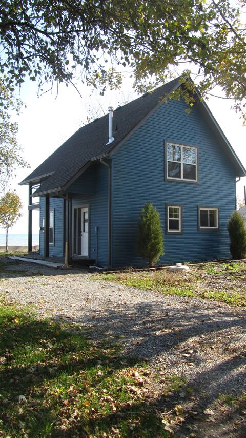 Beautiful Lake Erie Cottage