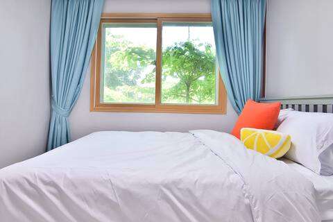 Full Light Nest Pension_20 pyeong, room 2 + living room, Gangwon-do, Namdaecheon Valley (water play)