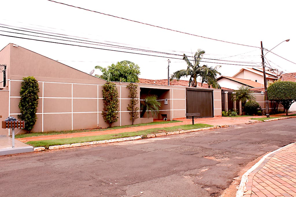 Fachada Pensionato/Pousada Carandá