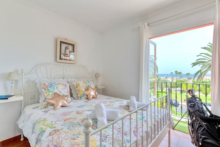 Dvojlôžková spálňa na 2. poschodí