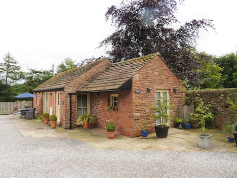 Woodpecker Cottage (Dog Friendly)