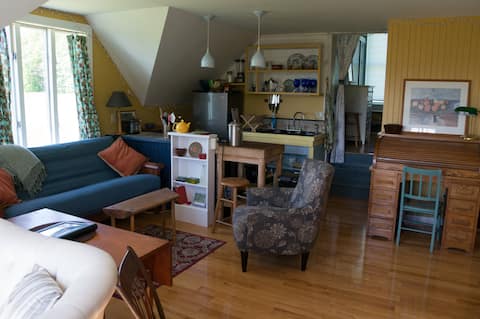Private Hilltop farm apartment