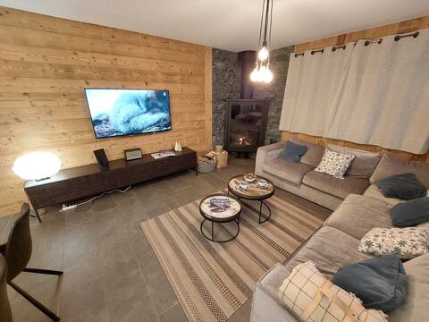 CHALET APARTMENT 10 PEOPLE ON THE SLOPES