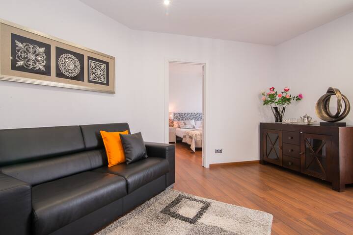 Autèntic Monumental 53 gallery image 4