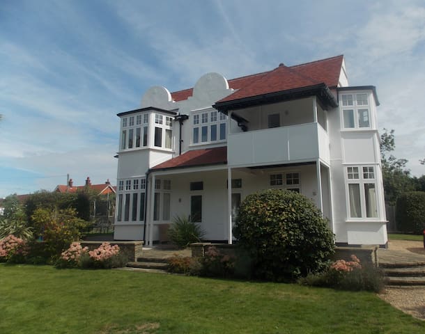 Frinton Holiday Lets managed Airbnb listing 1