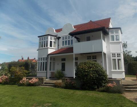Amazing house close to seafront, ID42