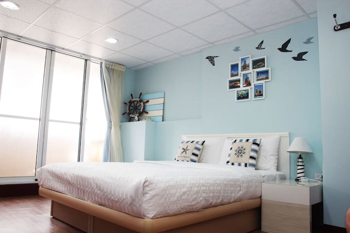 高雄 經典雙人套房 六合夜市 捷運美麗島站步行3分鐘/臨近高雄火車站/新崛江商圈