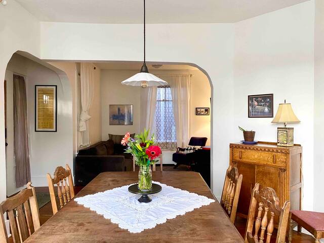 Cozy Victorian Home • Walk to Ladd’s + Top Eats gallery image 4