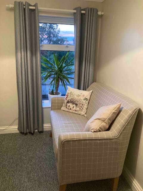 Successful Airbnb property: Private self contained first floor flat near beach in Wembury