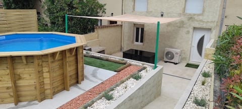 Quiet house, terrace and pool