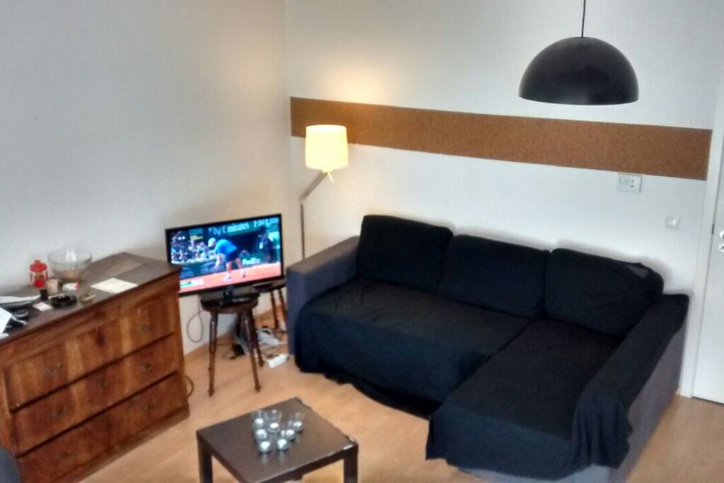 Cosy corner in the living room with cable tv (and broadband internet all over the house).